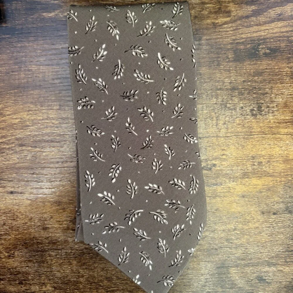 Barneys New York Men's Necktie Made in Italy 100% Silk Tie Party Office